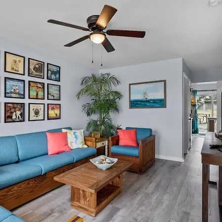 Villa Anchors Away Unit 4 Duplex